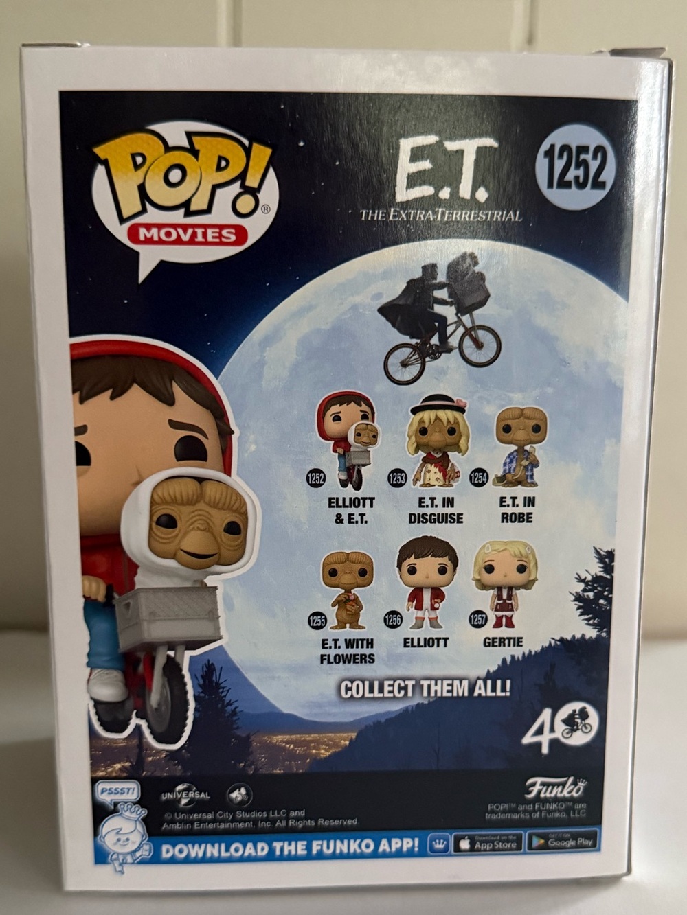 Funko Pop! Movies Elliott & E.T. Vinyl Figure - Red, White, Tan, Blue - Picture 2 of 6